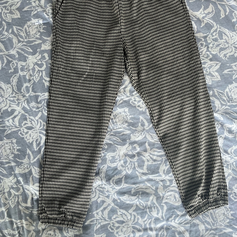 Elegant Houndstooth Women's Cropped Pants